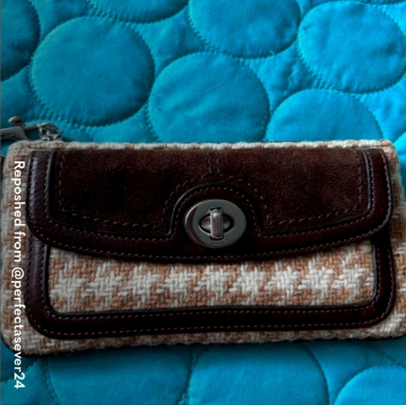 Coach Brown and Cream Clutch - Picture 6 of 6